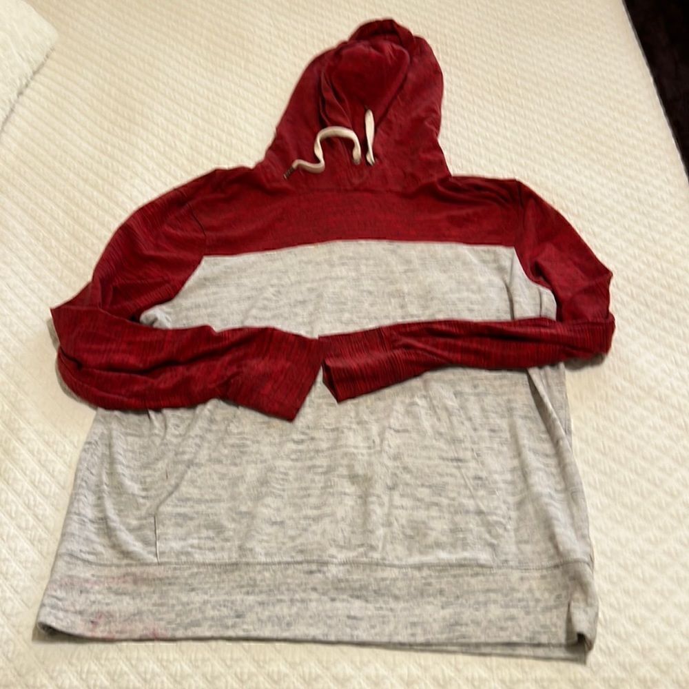 American Eagle Outfitters Gray and Red Long Sleeve Hoodie Sweatshirt - Size M